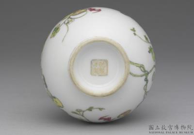 图片[3]-Two-handled porcelain vase with gourd and bat decoration in painted enamel. Qianlong reign (1736-1795), Qing dynasty.-China Archive